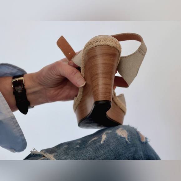‘Wonders’ wedge heel sandal - Picture 8 of 10